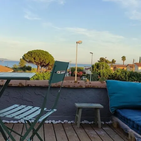 Dom wakacyjny Maison De A L'ayguade Classee 3 Etoiles, Climatisee,3mn A Pied Et Restos ,5mn Aeroport, 10mn Gare Hyères