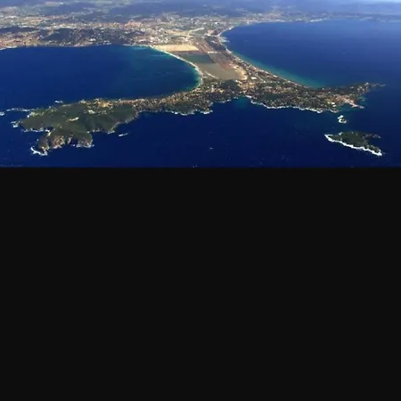 Maison De A L'ayguade Classee 3 Etoiles, Climatisee,3mn A Pied Et Restos ,5mn Aeroport, 10mn Gare Hyeres