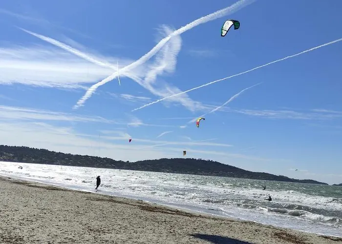 Maison De A L'ayguade Classee 3 Etoiles, Climatisee,3mn A Pied Et Restos ,5mn Aeroport, 10mn Gare * Hyères