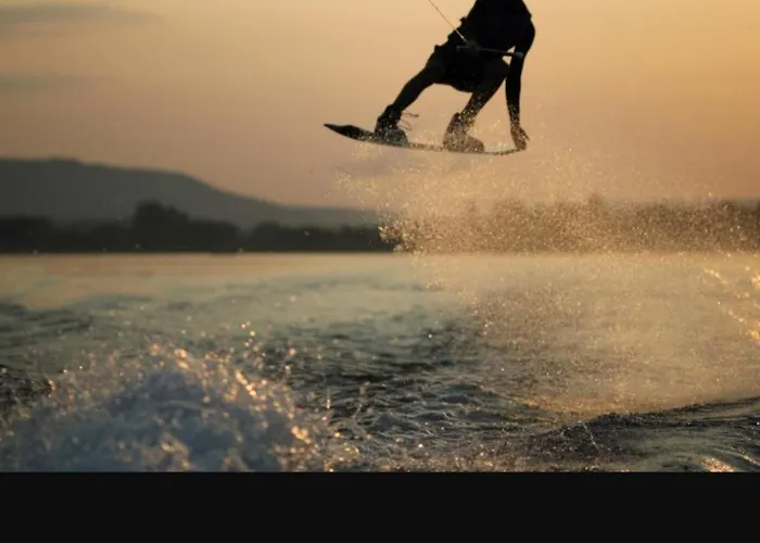 Maison De A L'ayguade Classee 3 Etoiles, Climatisee,3mn A Pied Et Restos ,5mn Aeroport, 10mn Gare * 耶尔