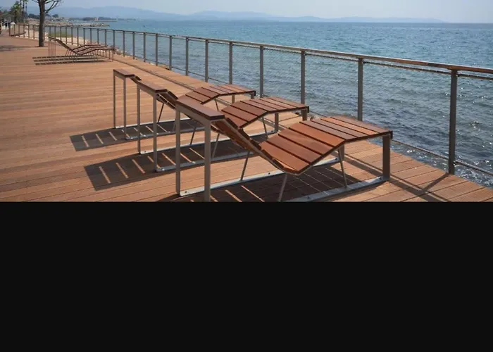 Maison De A L'ayguade Classee 3 Etoiles, Climatisee,3mn A Pied Et Restos ,5mn Aeroport, 10mn Gare * 耶尔