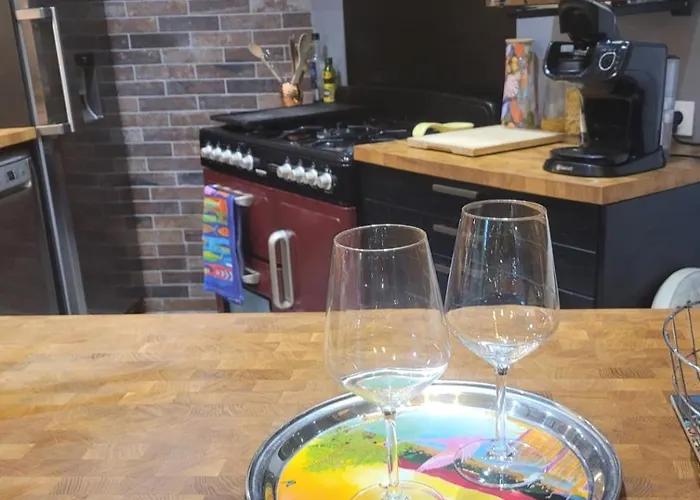 Casa vacanze Maison De à L'ayguade Classée 3 étoiles, Climatisée,3mn à Pied Et Restos ,5mn Aéroport, 10mn Gare